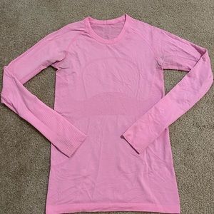 Lululemon long workout shirt